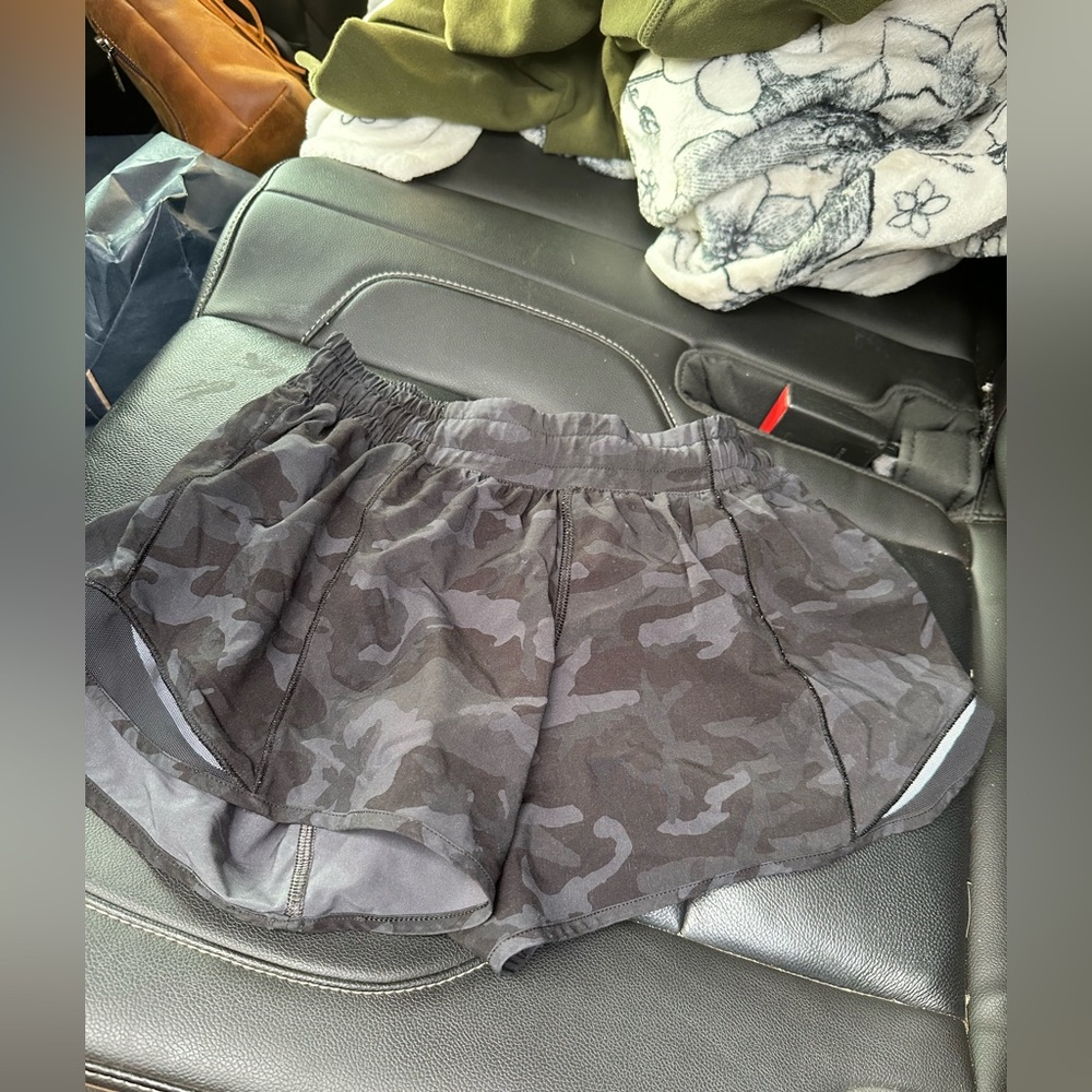 Iululemon camo hotty hots
